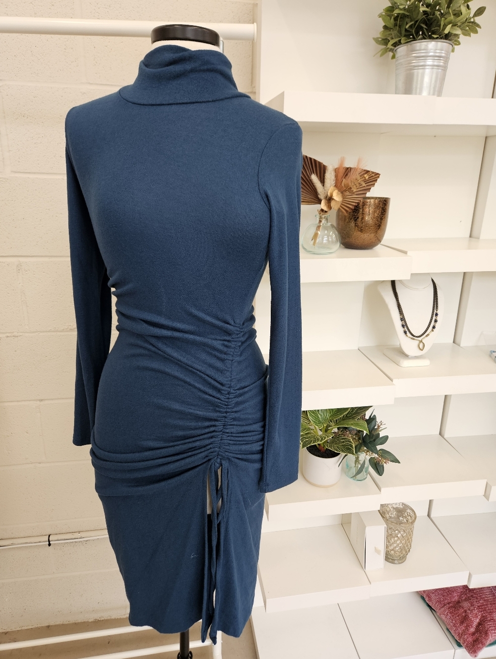 Mock Neck Ruched Dress - Picture 6 of 8